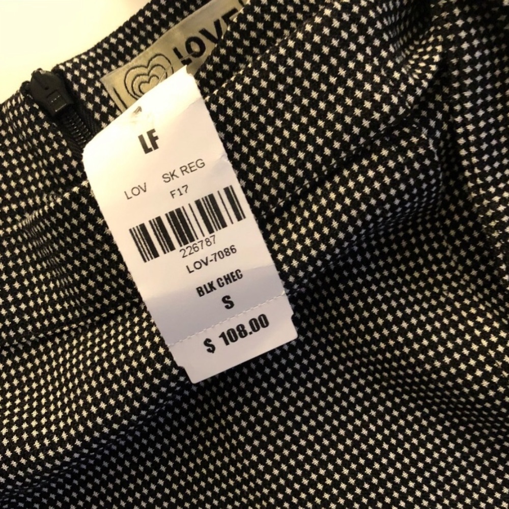 ✨HOST PICK✨Black/white side tie skirt- NWT - LF - Picture 3 of 3